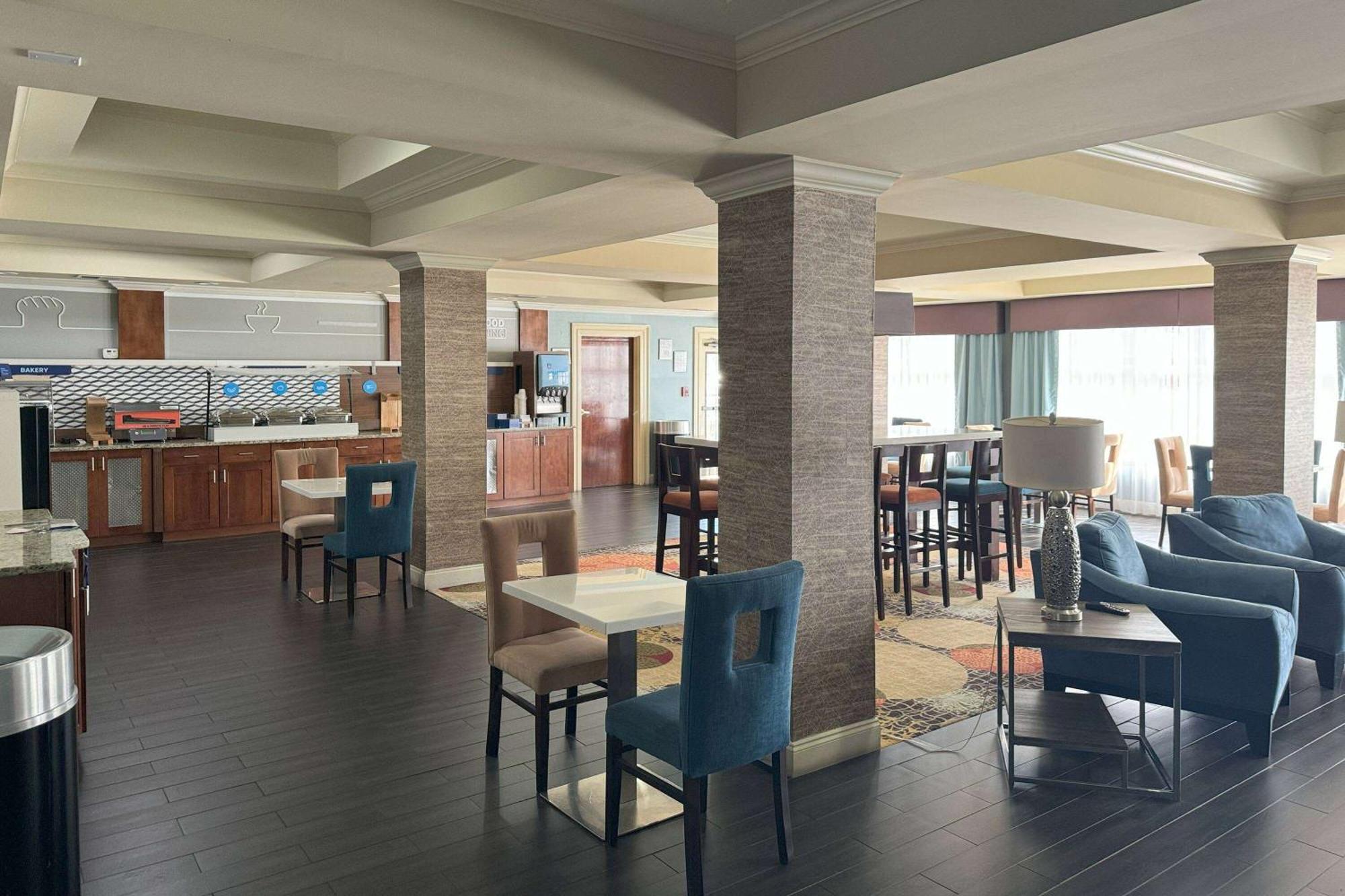 Baymont By Wyndham Bessemer Bagian luar foto