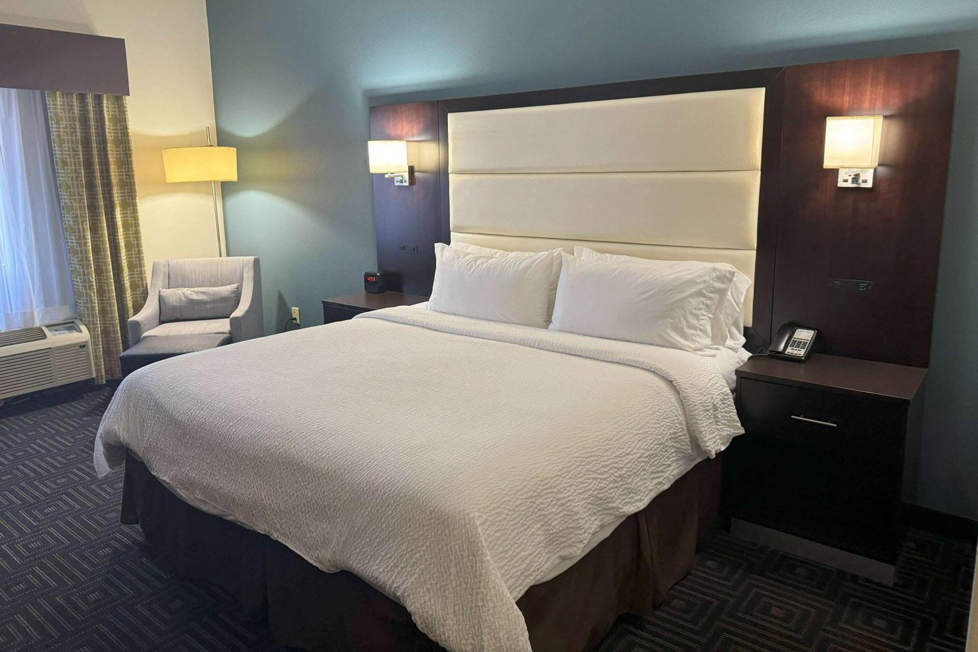 Baymont By Wyndham Bessemer Bagian luar foto