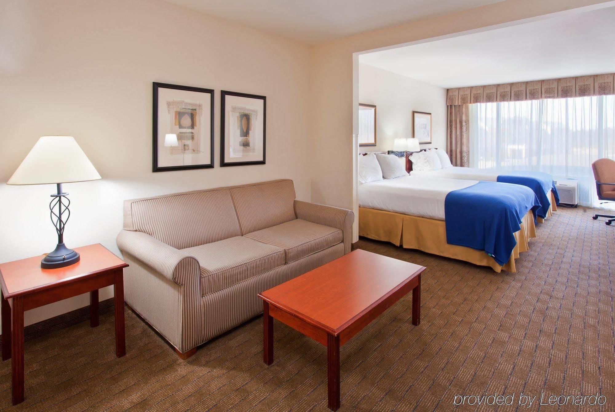 Baymont By Wyndham Bessemer Bagian luar foto